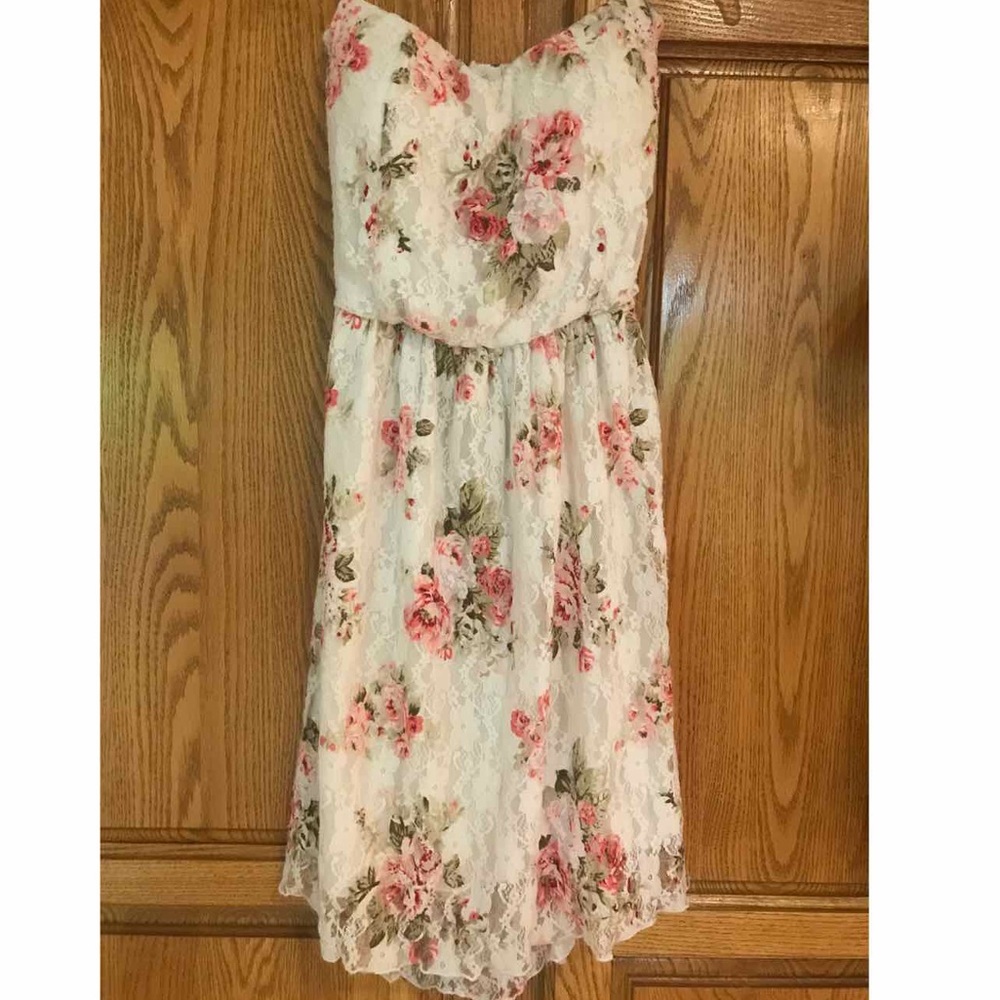 White Floral strapless lace dress w/ open mid back